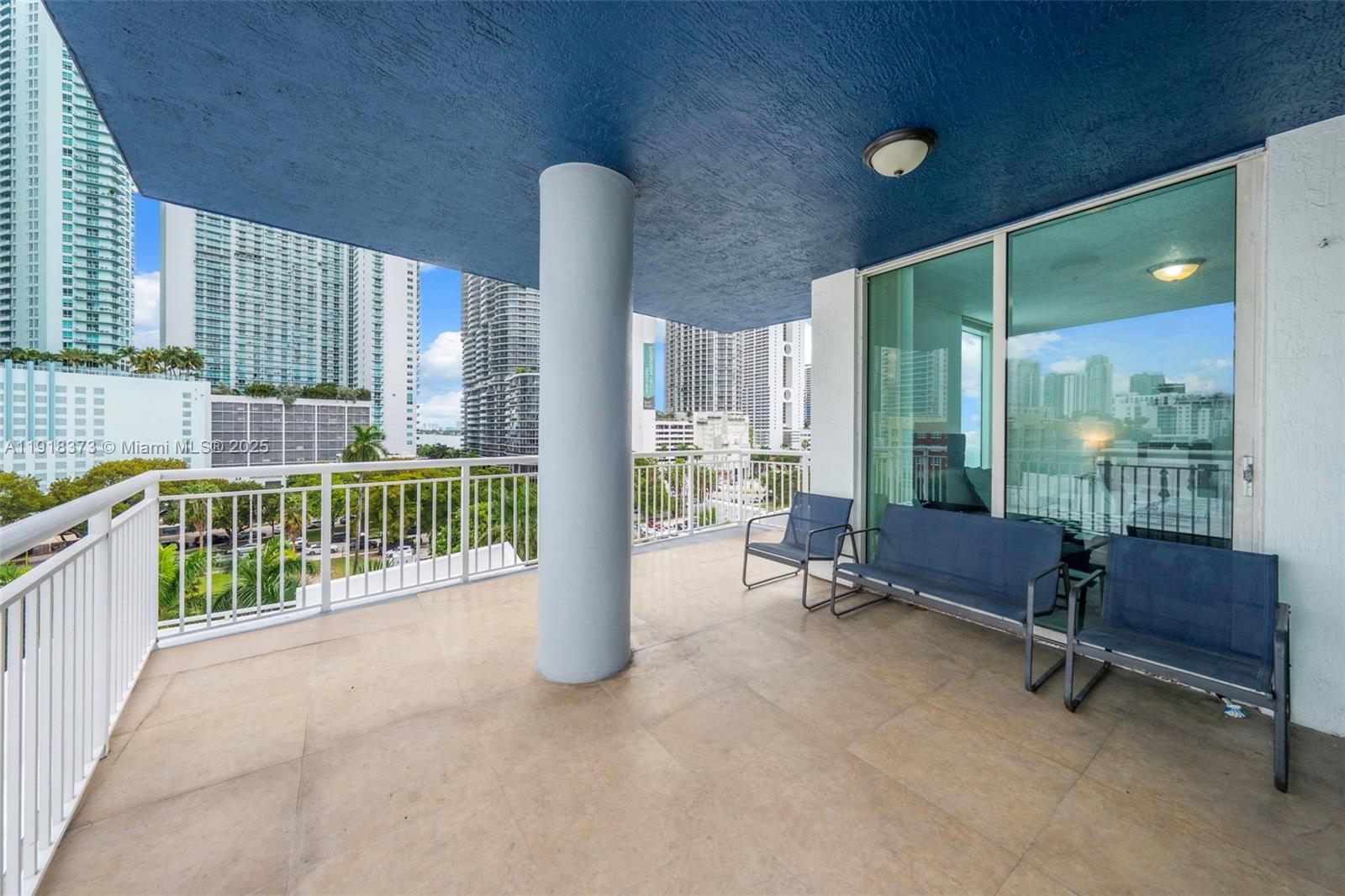 1800 BISCAYNE PLAZA CONDO - Residential
