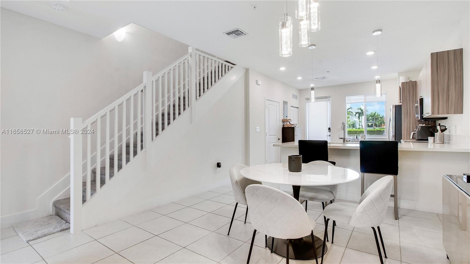 LANDMARK AT DORAL - Residential
