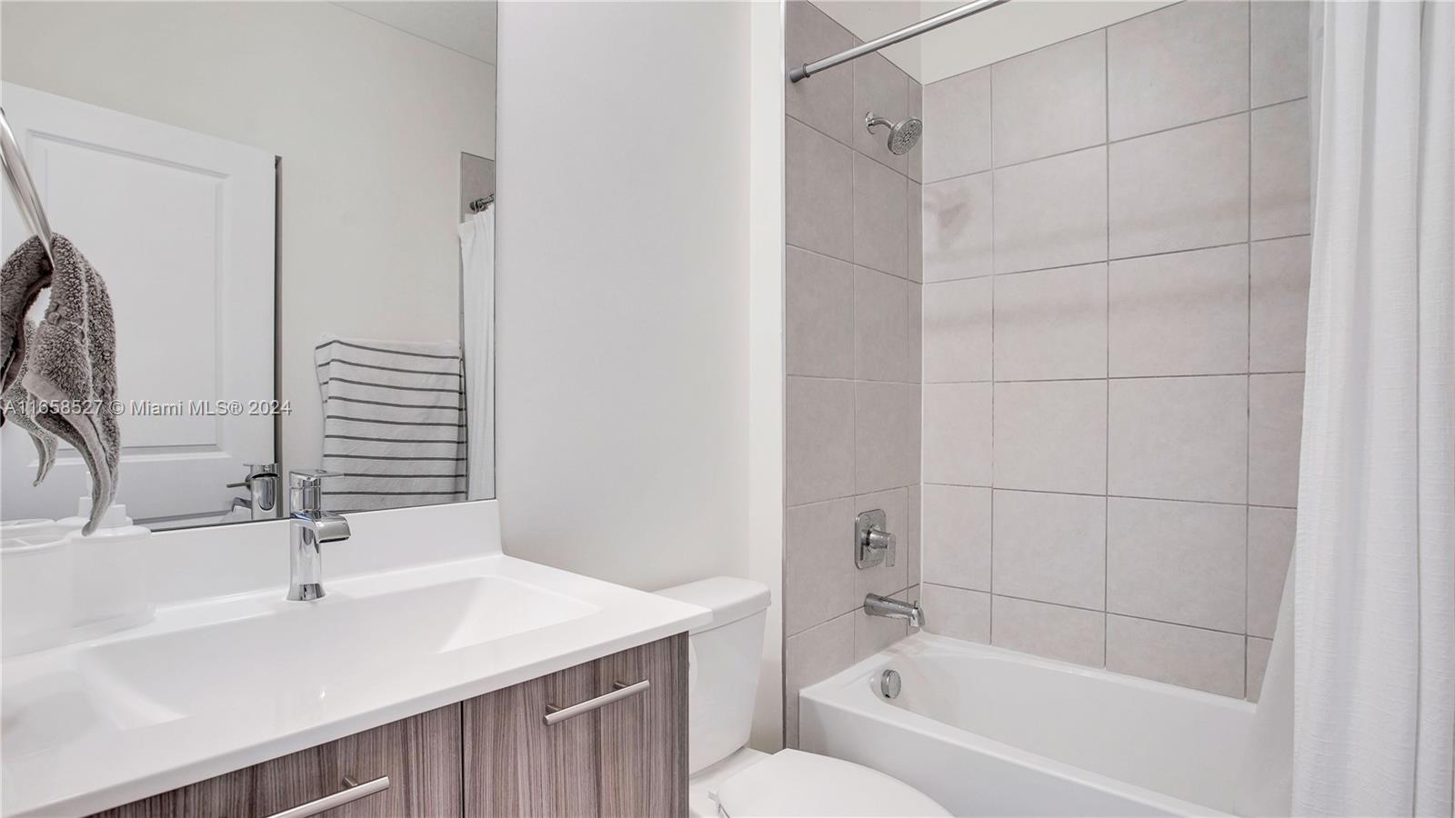 LANDMARK AT DORAL - Residential