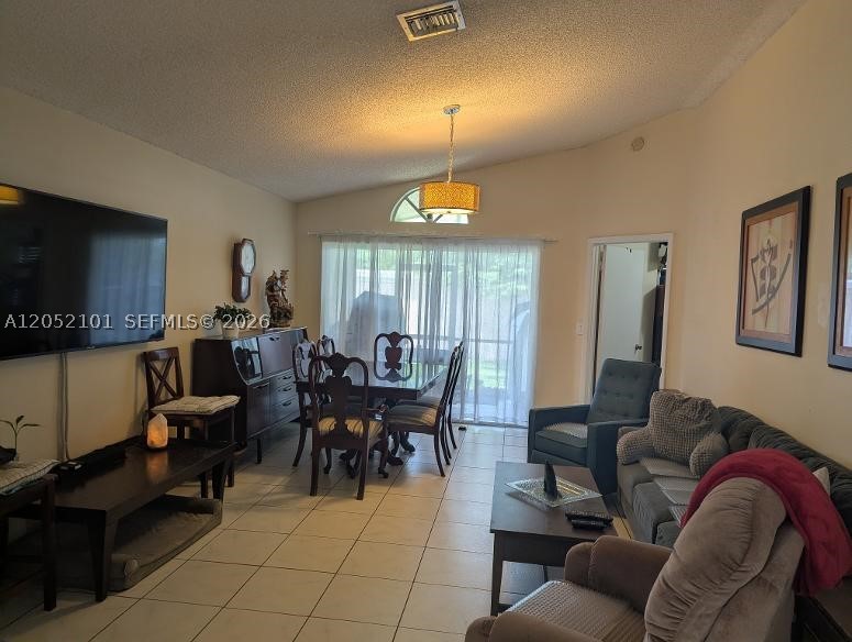 TWIN FOUNTAINS REPLAT - Residential