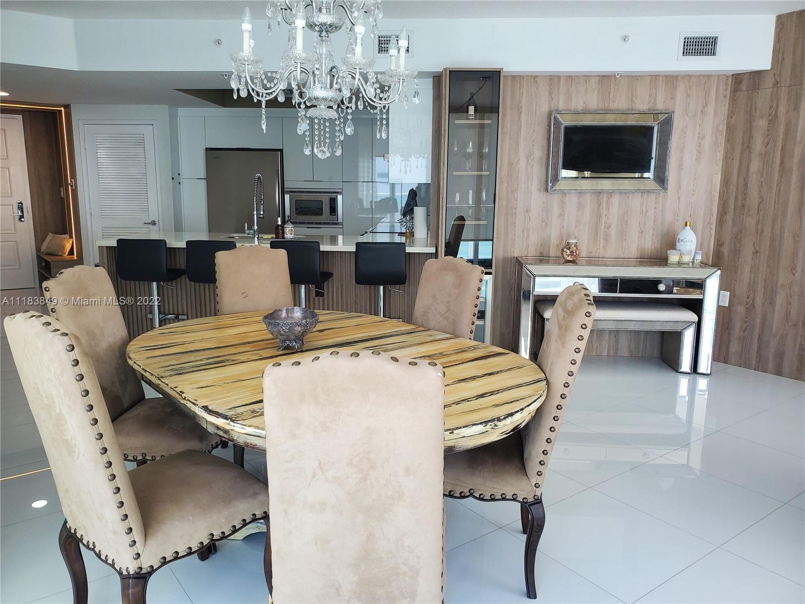ST TROPEZ ON THE BAY 1 CO - Residential Lease