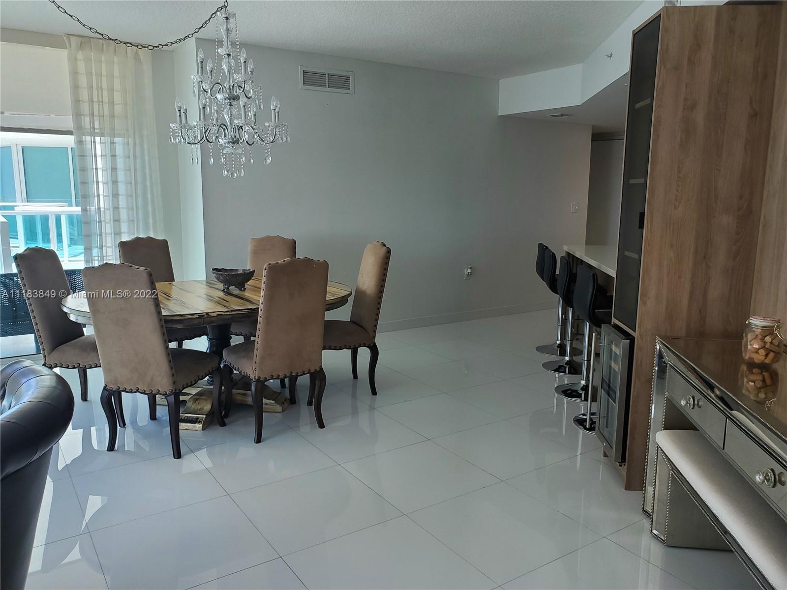 ST TROPEZ ON THE BAY 1 CO - Residential Lease