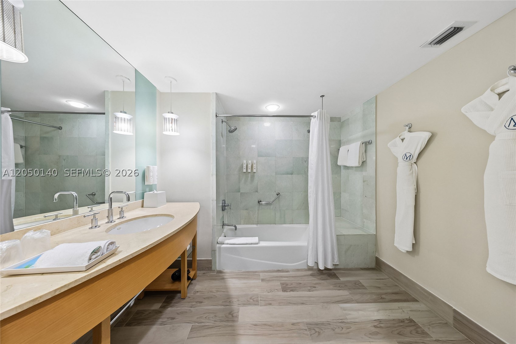 M RESORT RESIDENCES CONDO - Residential
