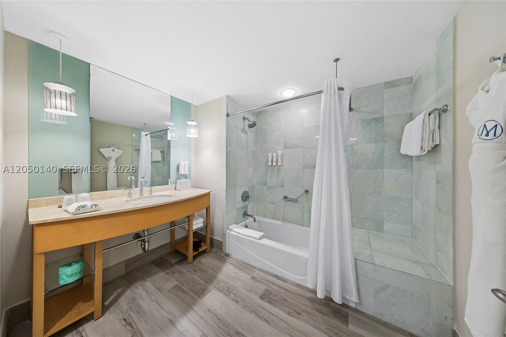M RESORT RESIDENCES CONDO - Residential