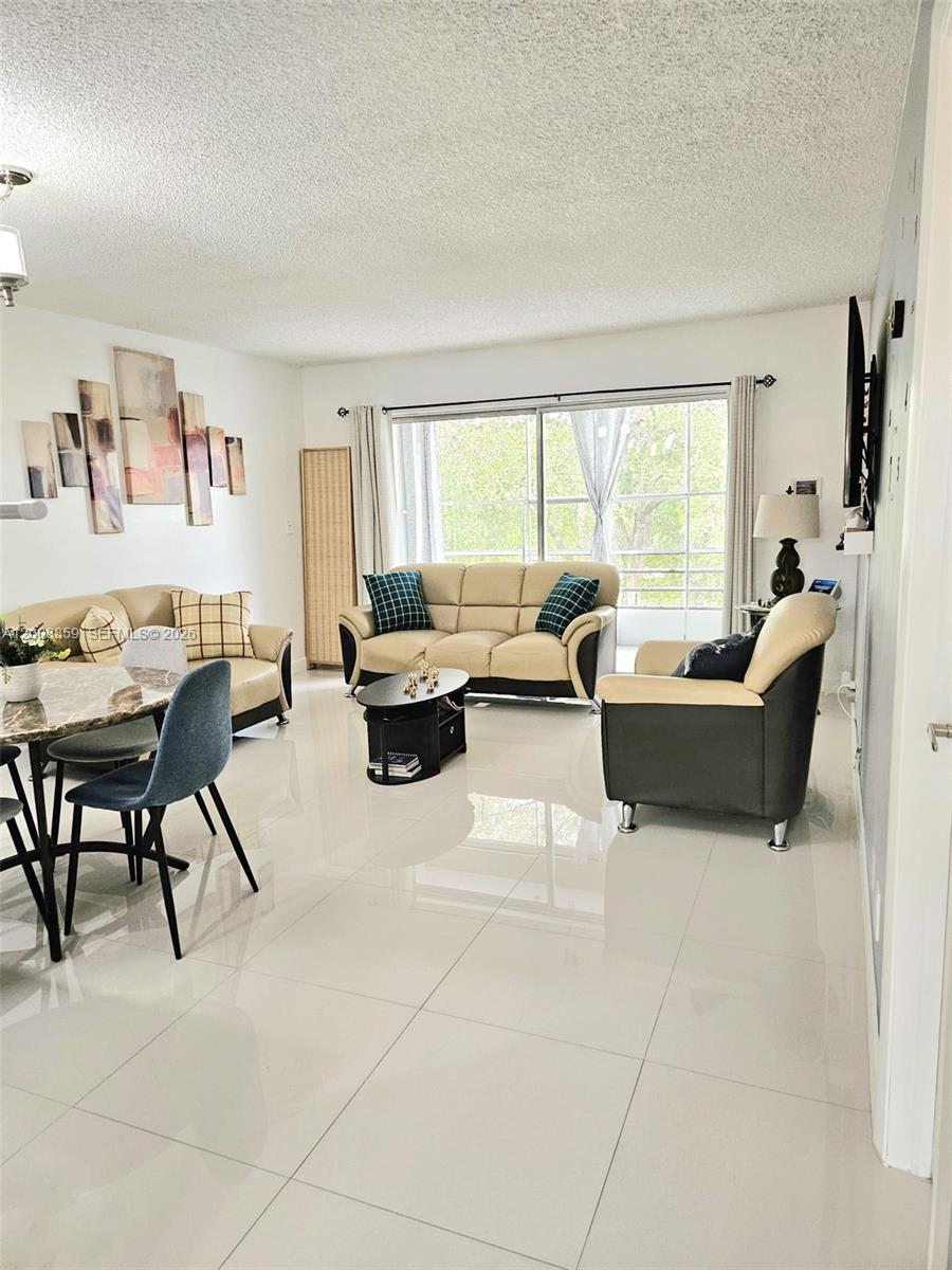 GREENS CONDO APTS PHASE I - Residential