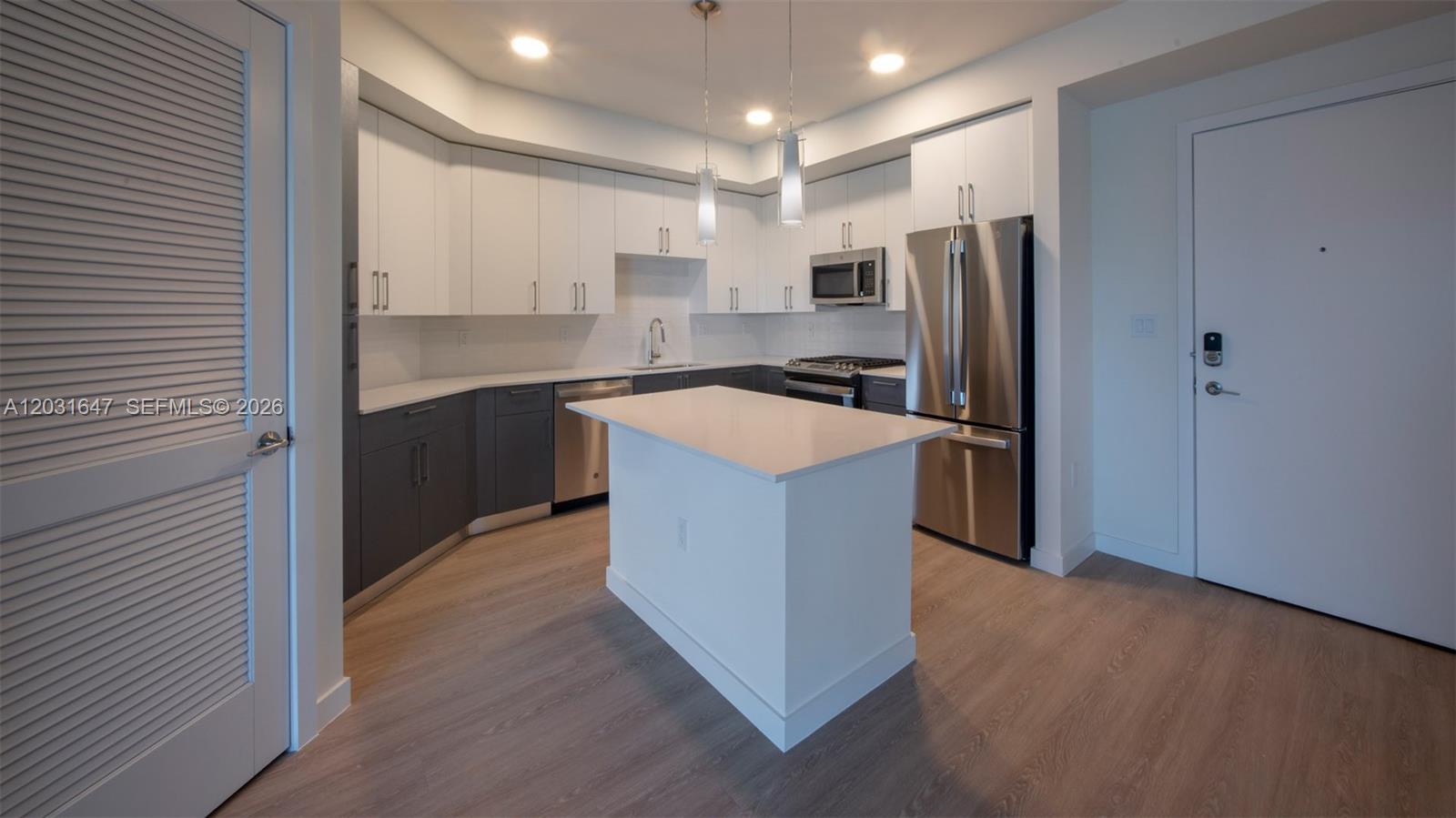 Avida Aventura - Residential Lease
