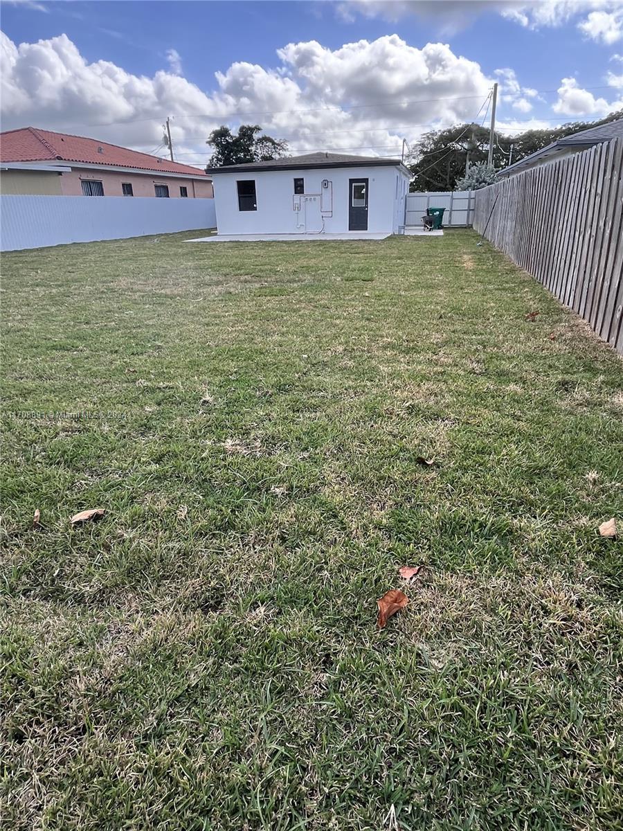 FLAMINGO PARK - Residential Lease