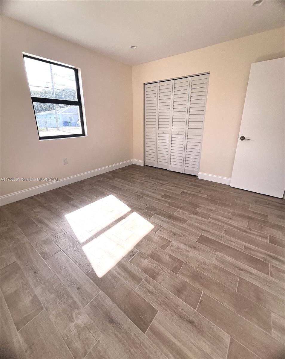 FLAMINGO PARK - Residential Lease