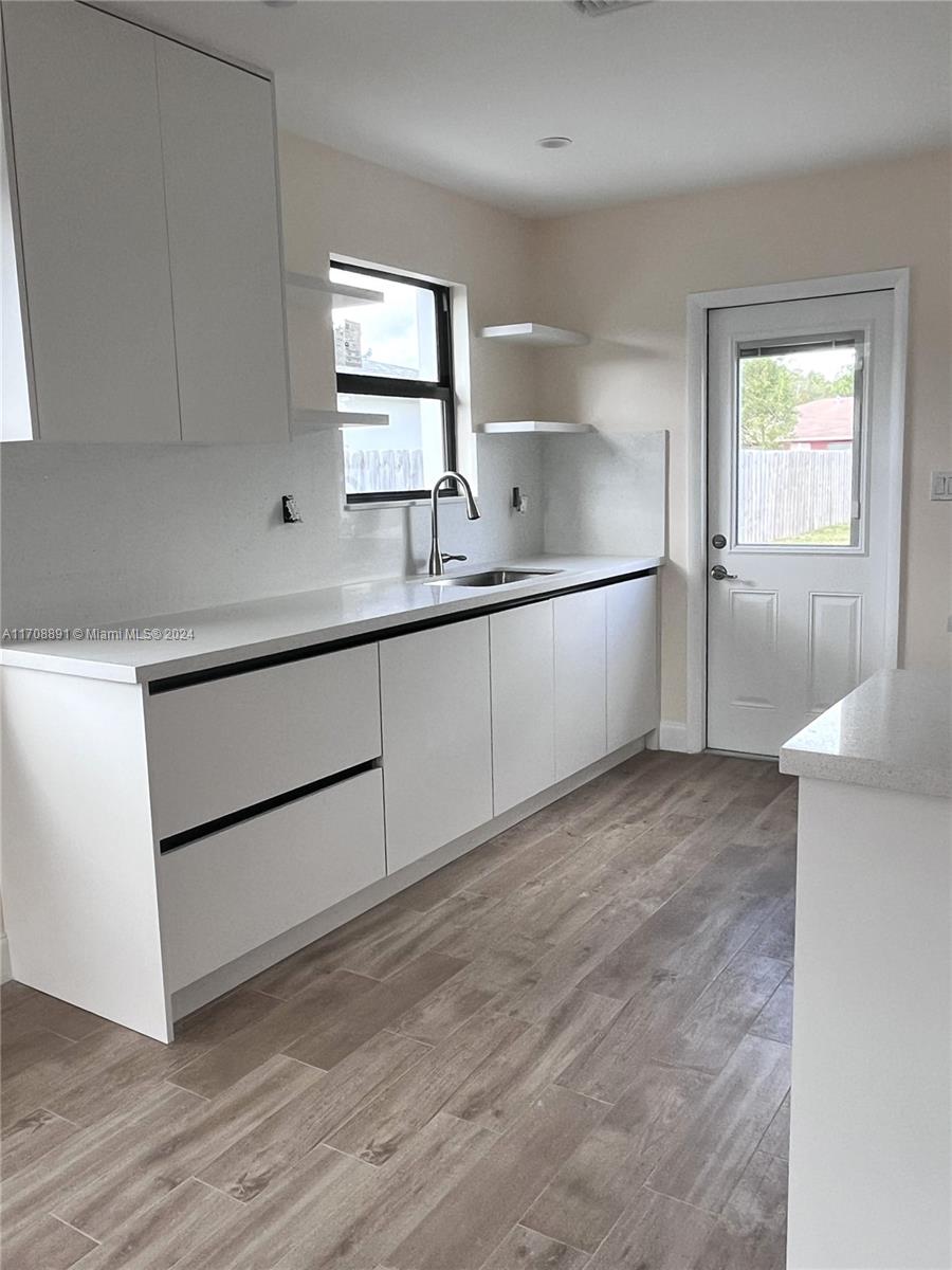 FLAMINGO PARK - Residential Lease