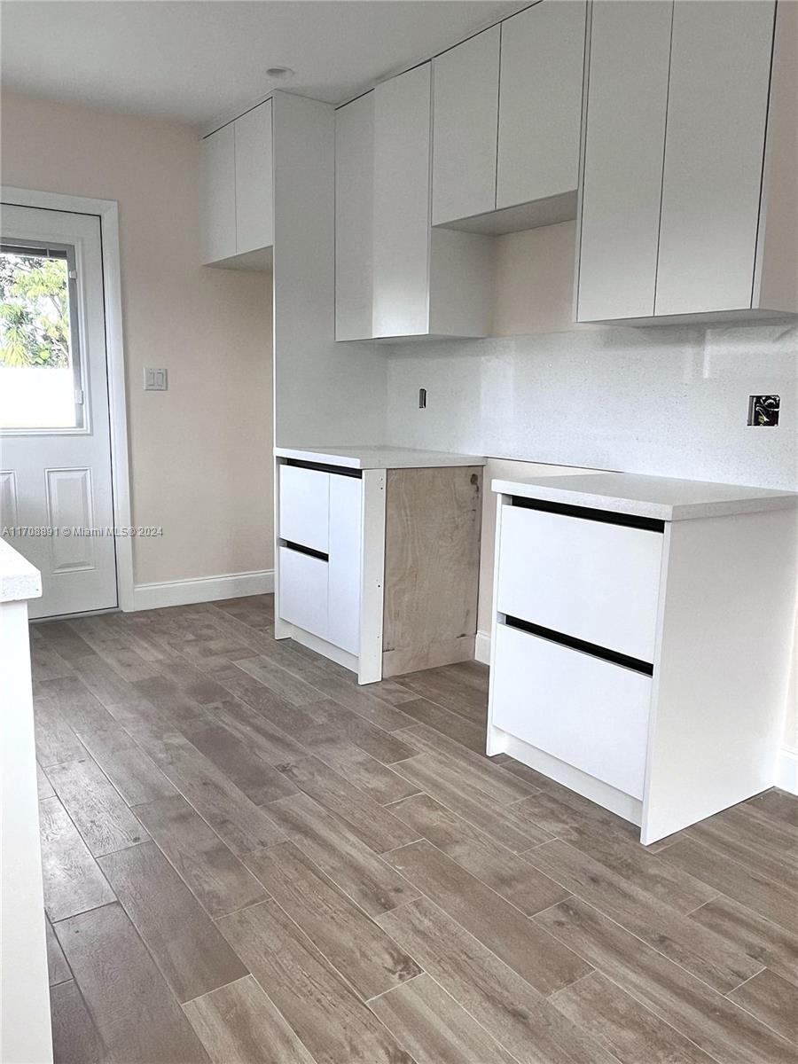 FLAMINGO PARK - Residential Lease