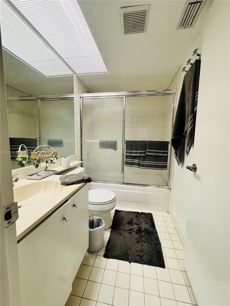 KEYS GATE CONDO NO SIX - Residential