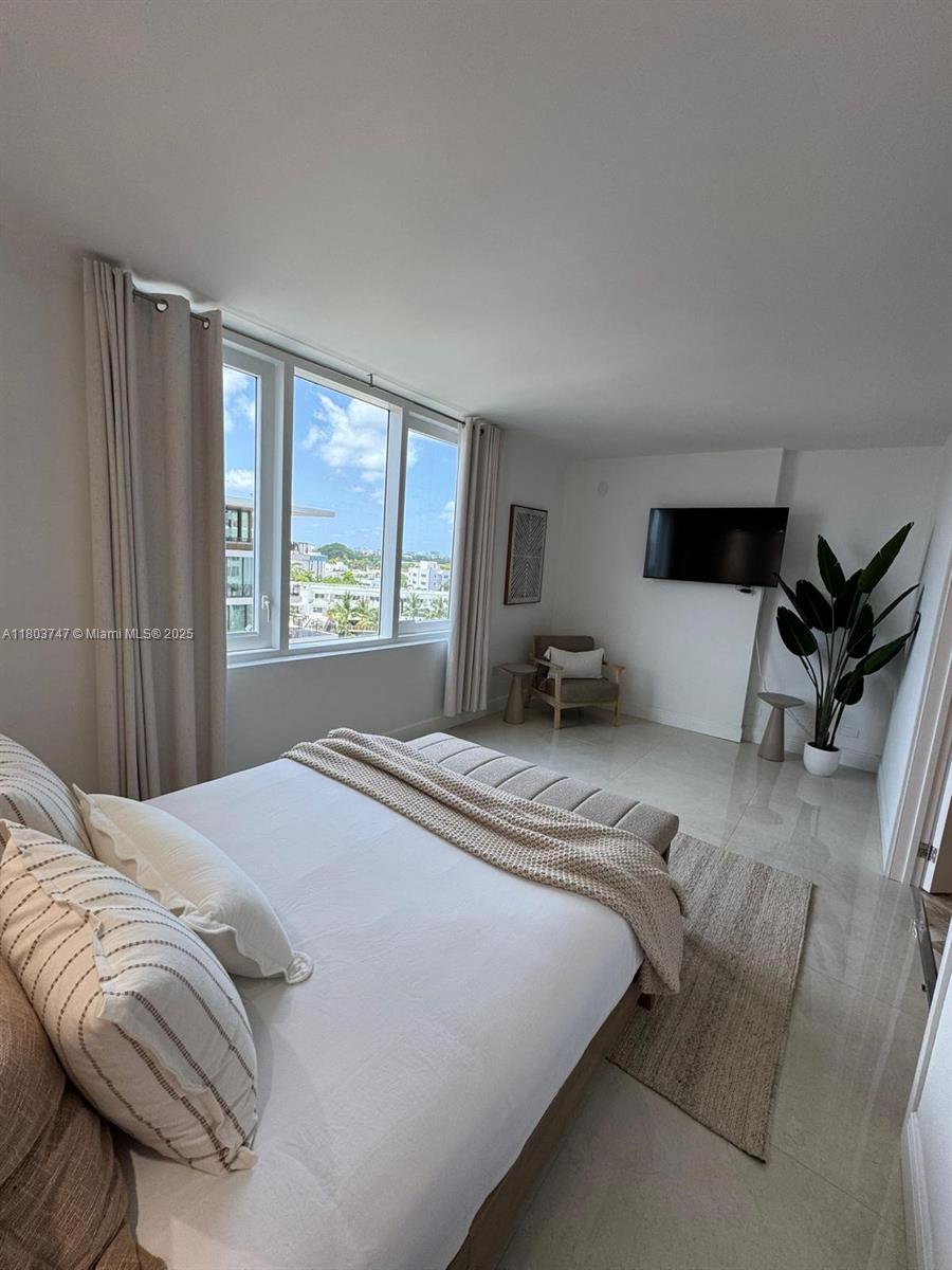 RONEY PALACE CONDO - Residential