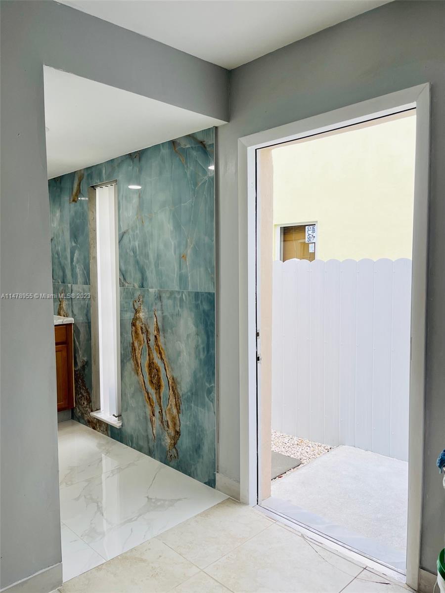 CORAL HIGHLANDS - Residential Lease