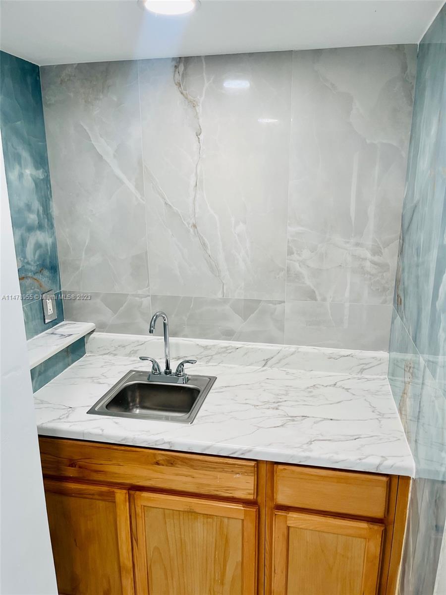 CORAL HIGHLANDS - Residential Lease