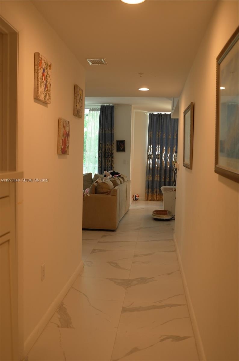 VIZCAYNE SOUTH CONDO - Residential