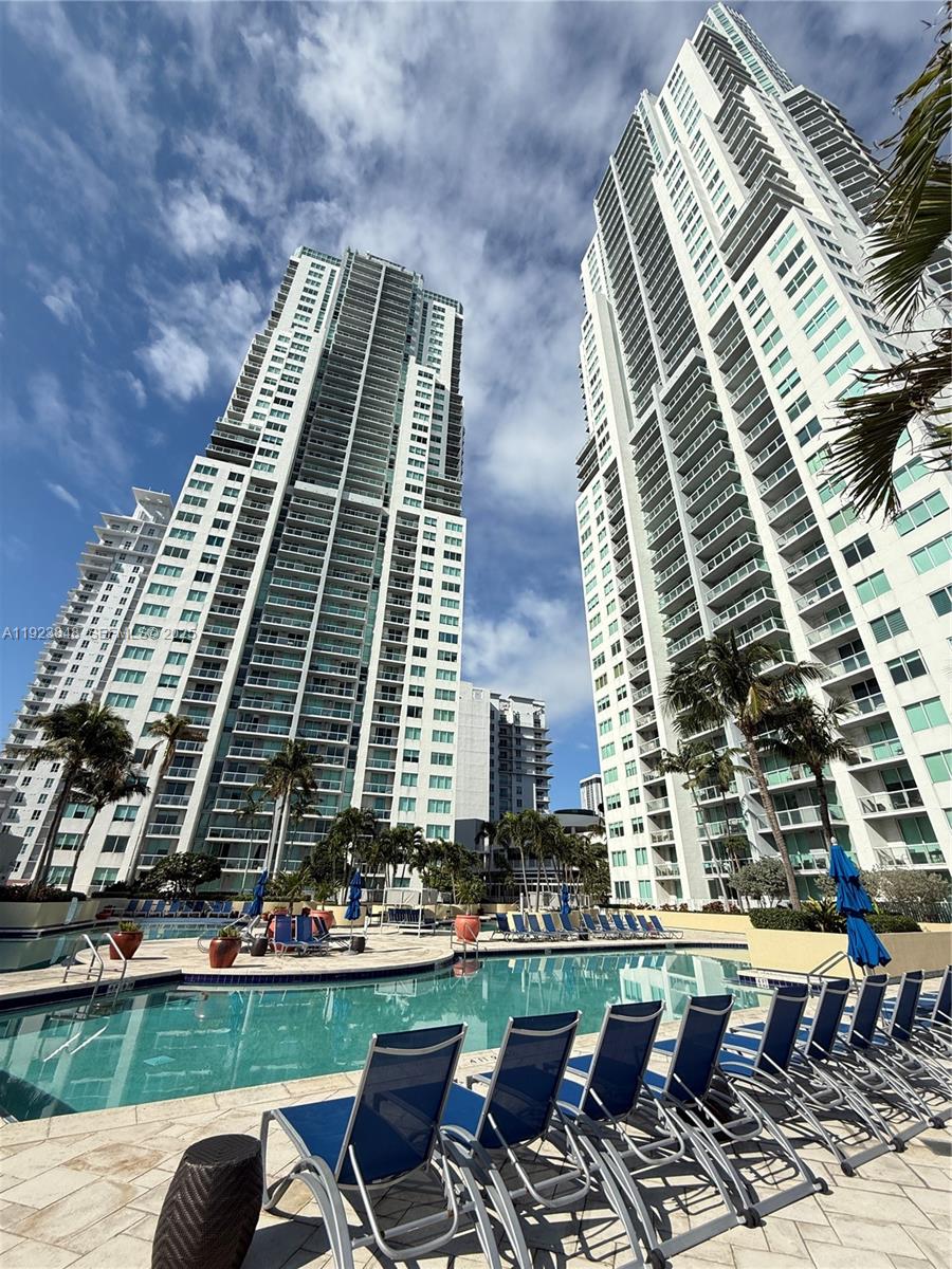 VIZCAYNE SOUTH CONDO - Residential