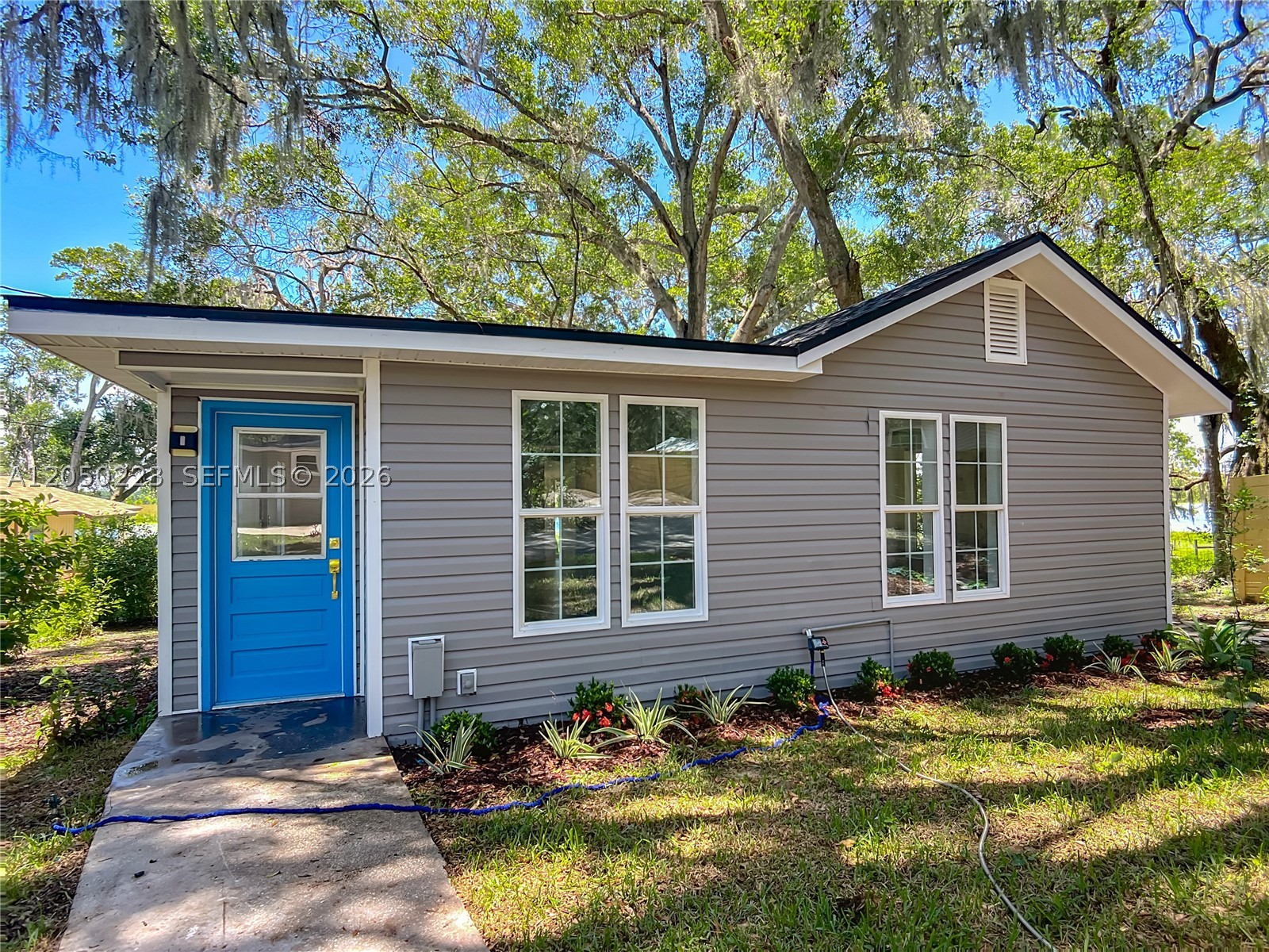 LAKE SHORE - Residential Lease