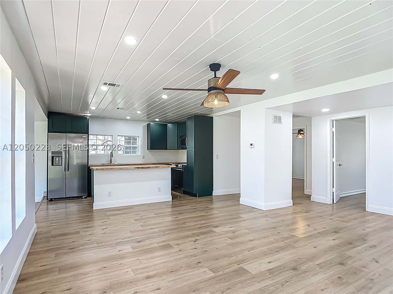 LAKE SHORE - Residential Lease
