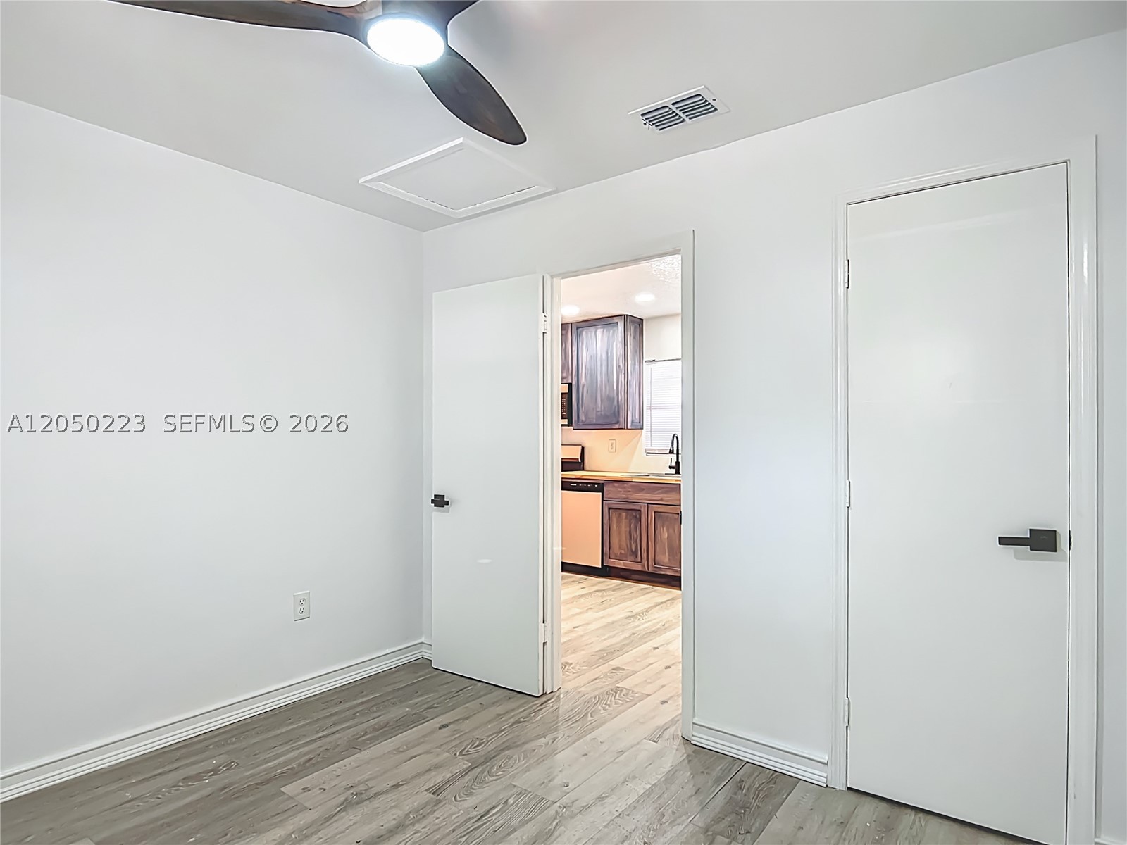 LAKE SHORE - Residential Lease
