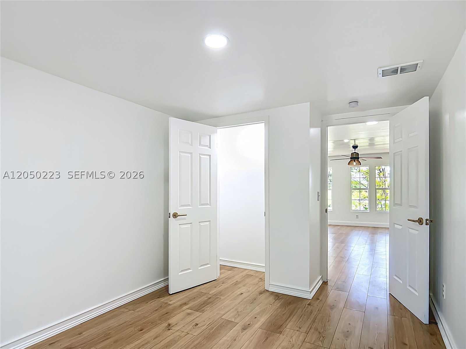 LAKE SHORE - Residential Lease