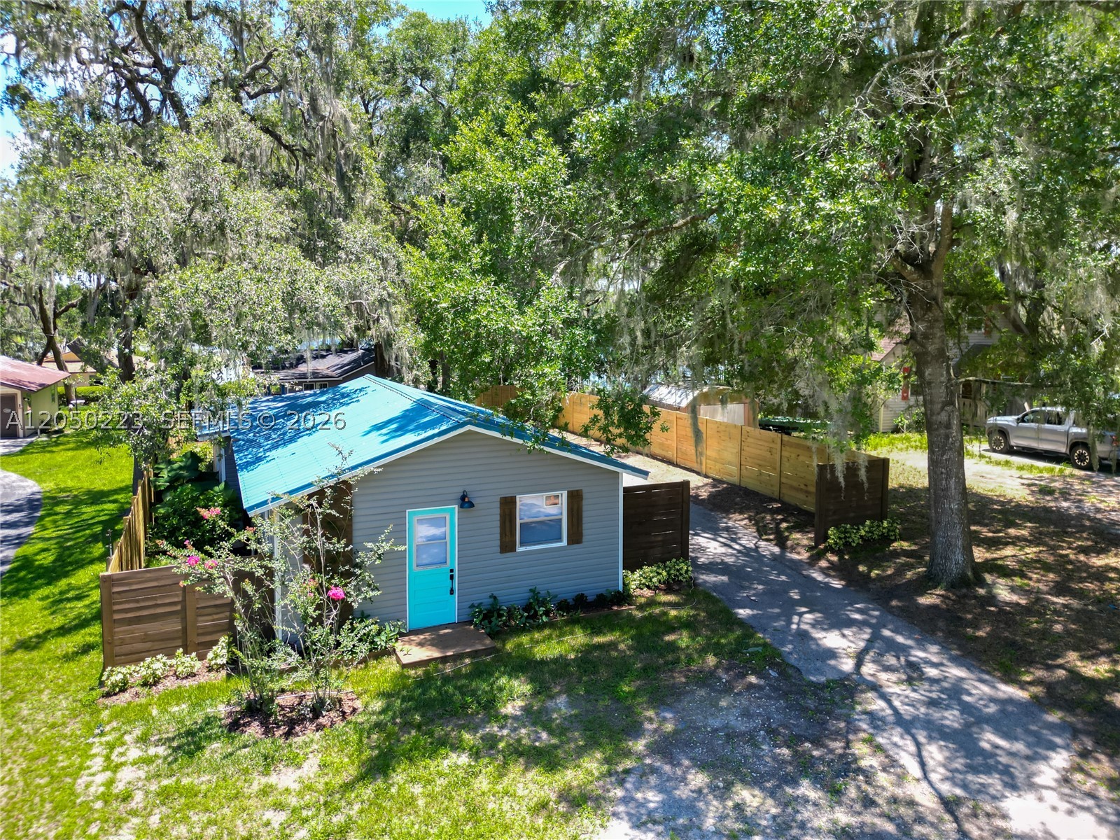 LAKE SHORE - Residential Lease