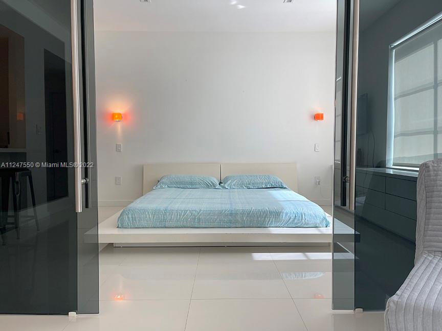 THE DRAKE CONDO - Residential Lease