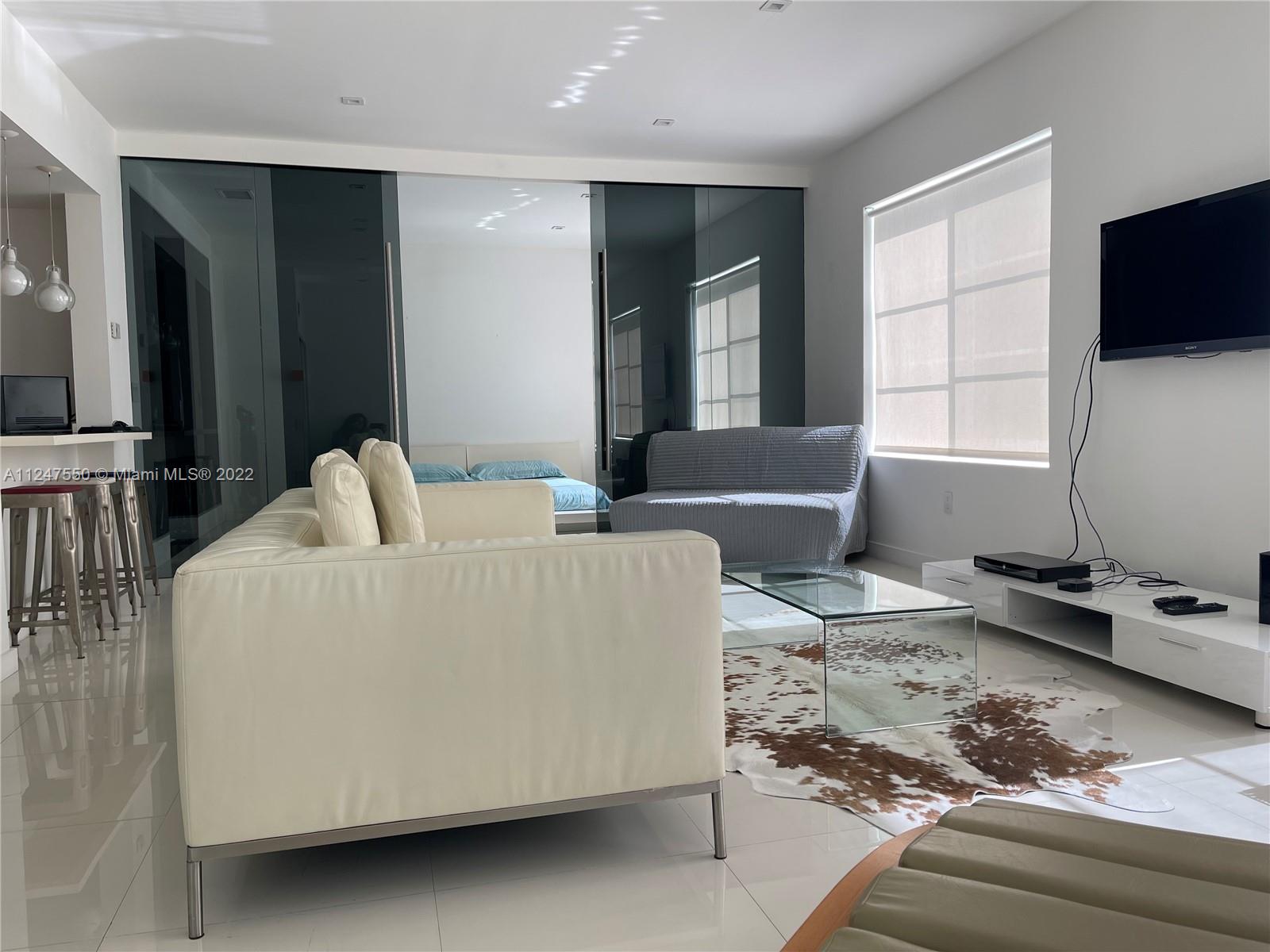 THE DRAKE CONDO - Residential Lease