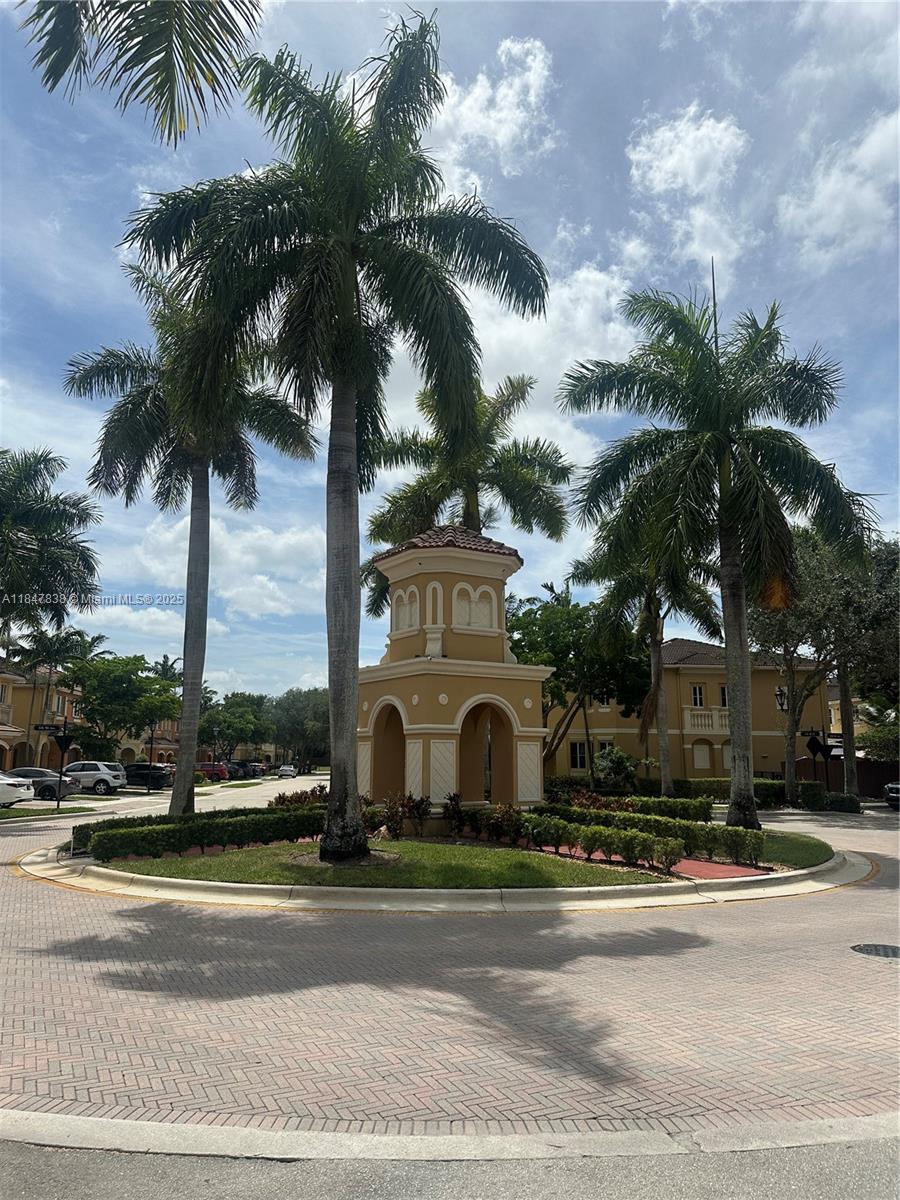 VILLAGE WALK - Residential