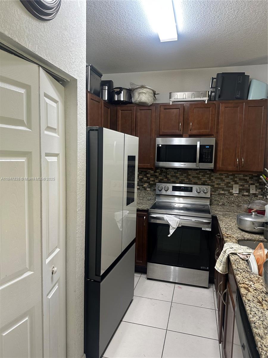 VILLAGE WALK - Residential