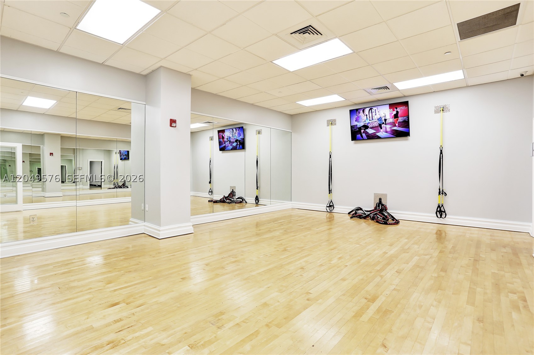 WAVE CONDO - Residential Lease