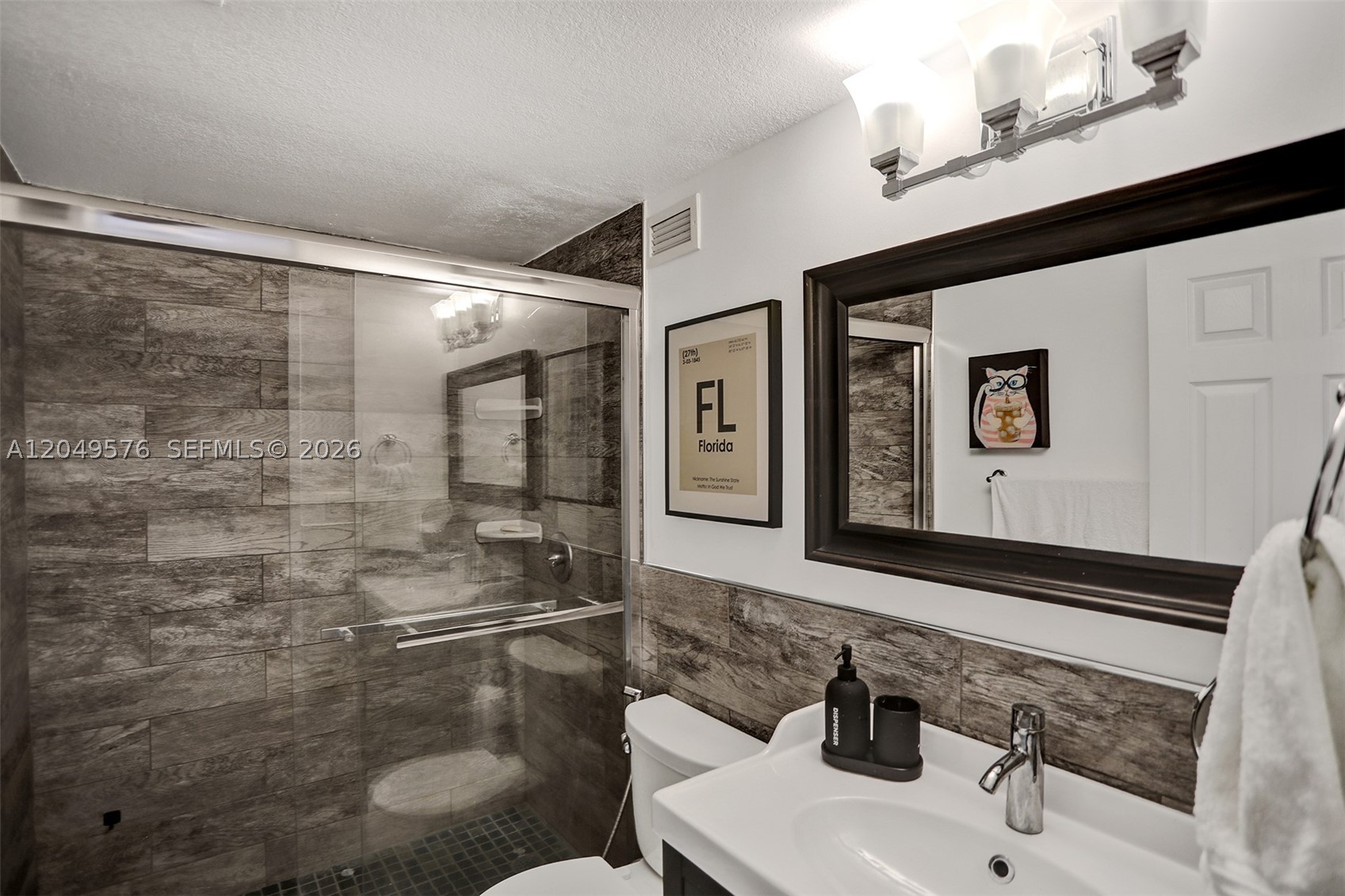 WAVE CONDO - Residential Lease