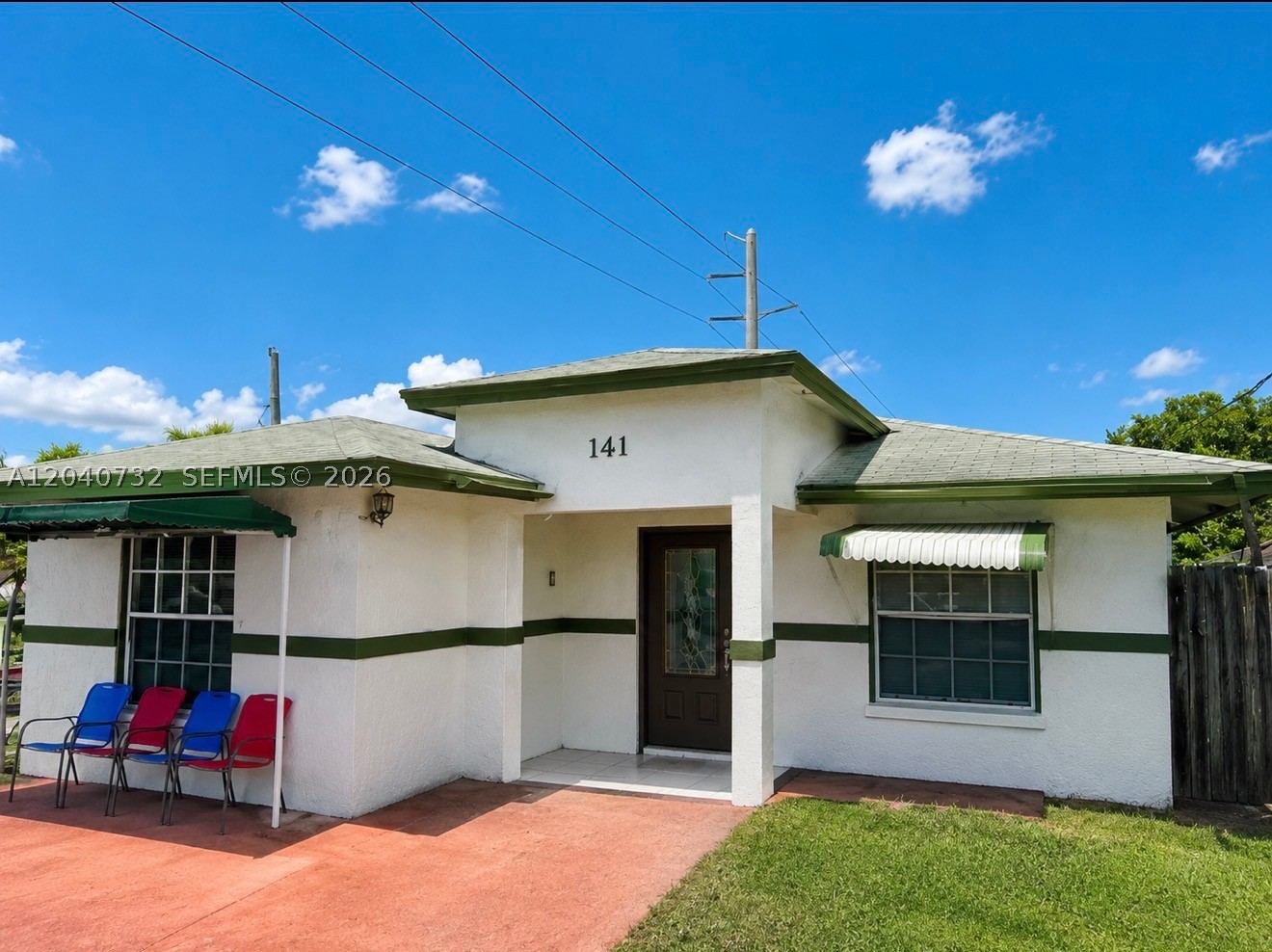 Prime Deerfield Beach investment opportunity with strong upside potential. Full renovation needed, Excellent location near beaches, dining, shopping, major highways, and growing redevelopment, making this a prime opportunity for resale or long-term rental potential.