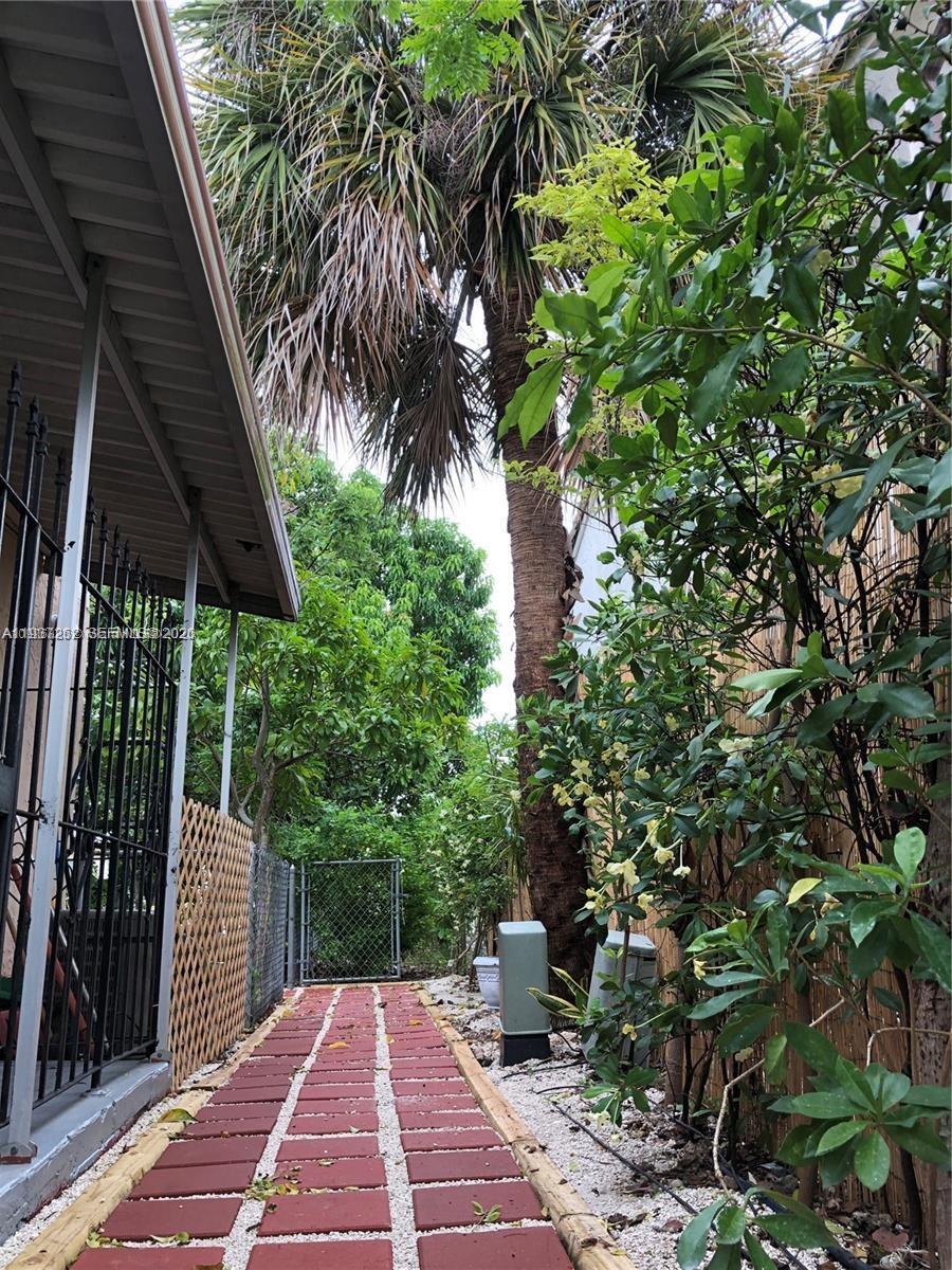 2ND COURT VILLAS CONDO - Residential Lease