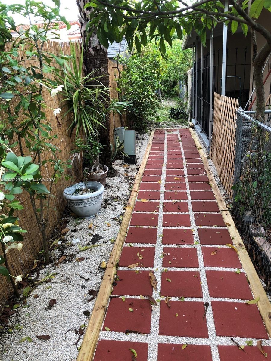 2ND COURT VILLAS CONDO - Residential Lease