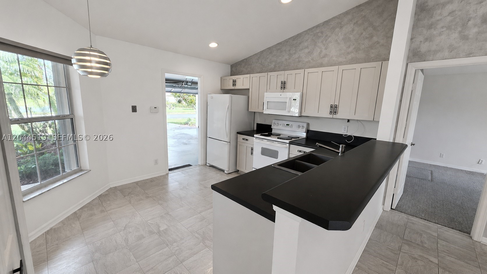 HIGH HAWK OF VERO BEACH P - Residential Lease