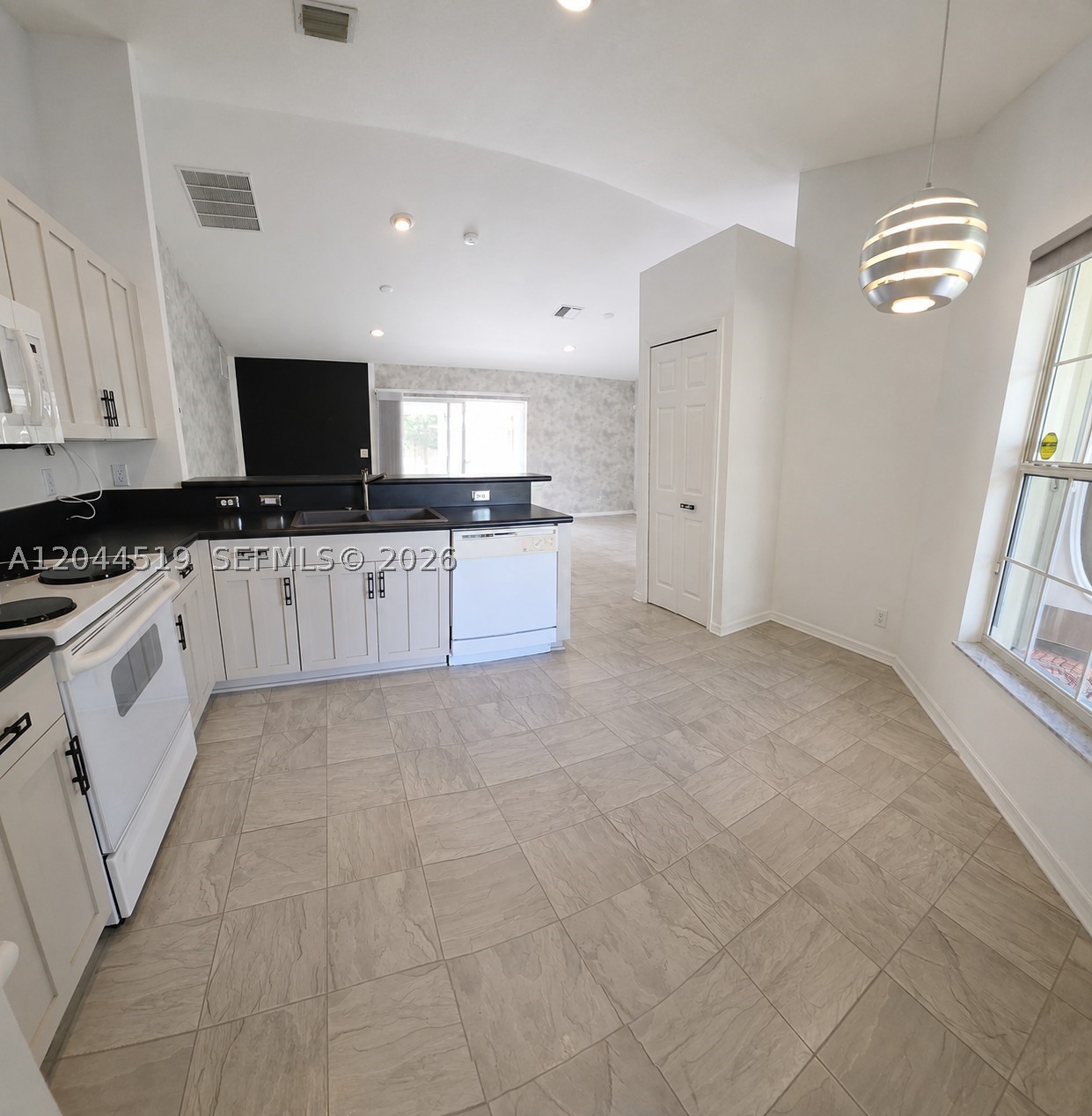 HIGH HAWK OF VERO BEACH P - Residential Lease