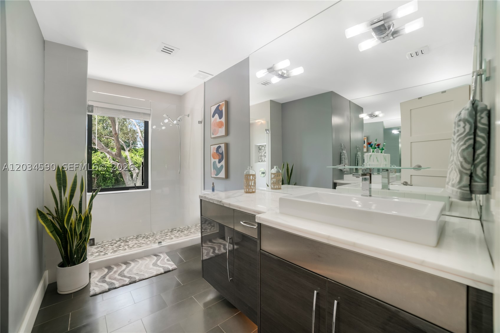 MYSTIQUE - Residential Lease