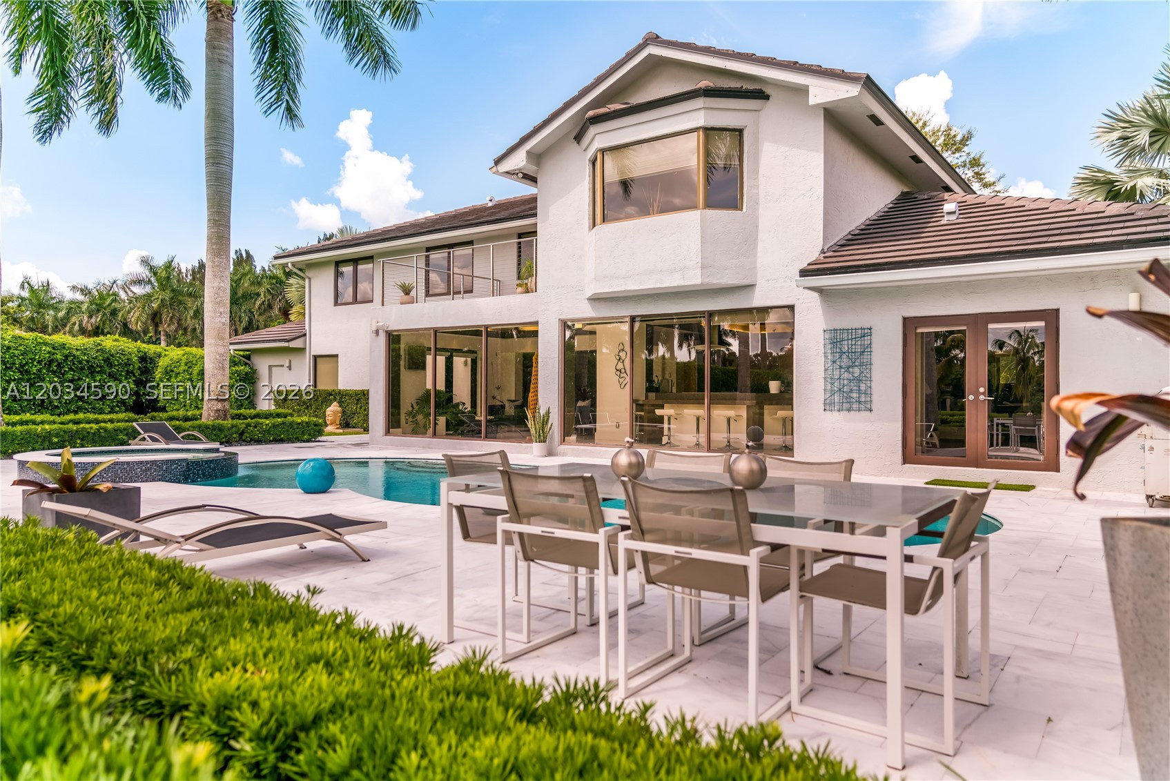MYSTIQUE - Residential Lease