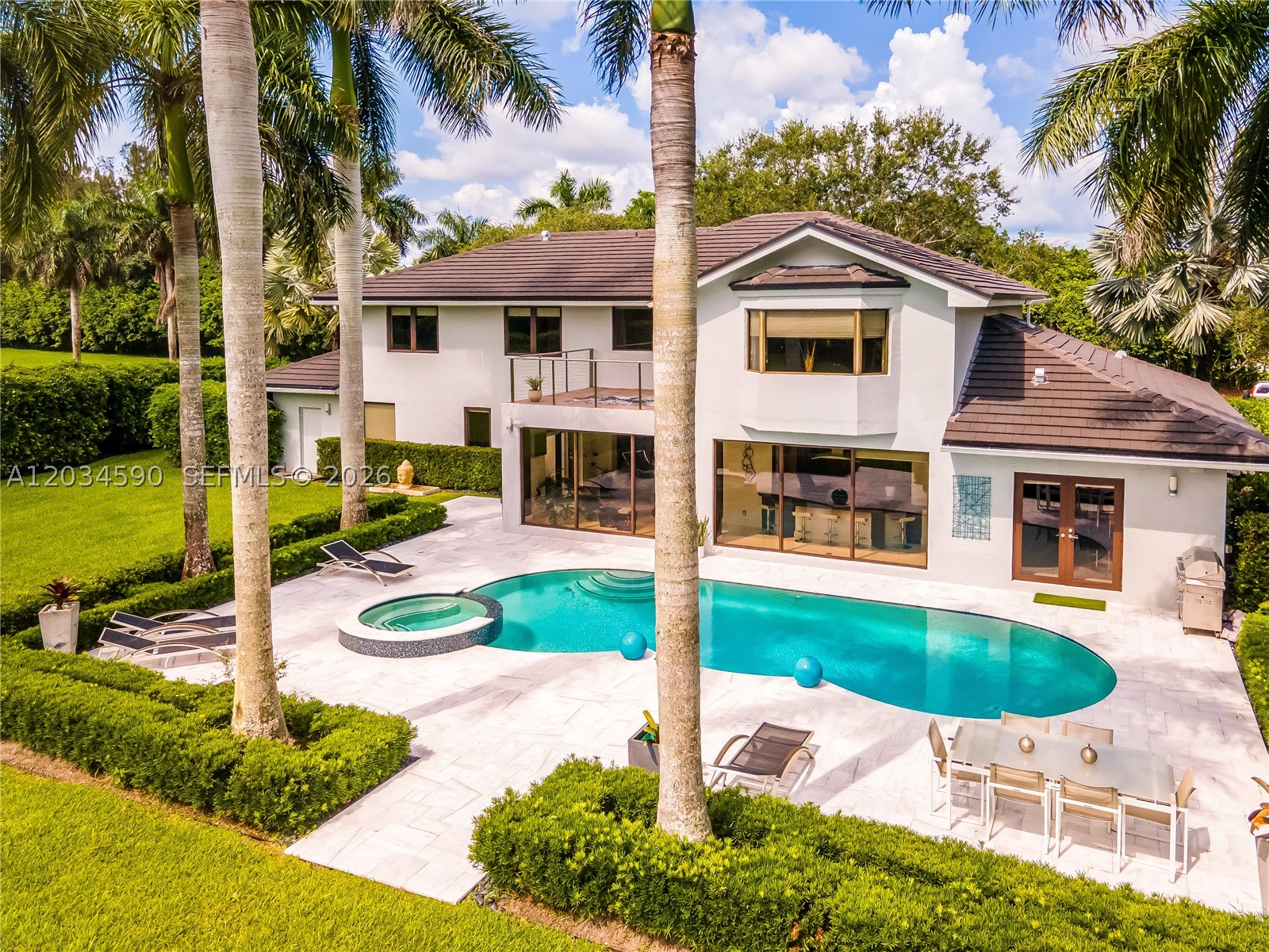 MYSTIQUE - Residential Lease