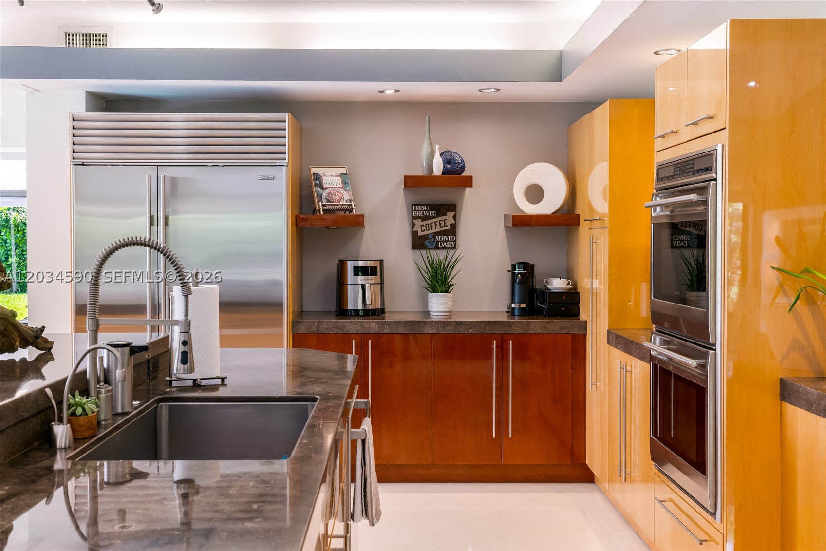 MYSTIQUE - Residential Lease