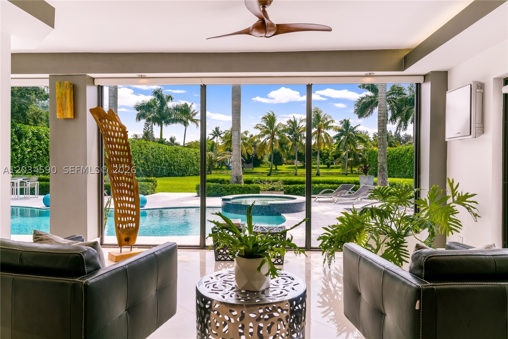 MYSTIQUE - Residential Lease