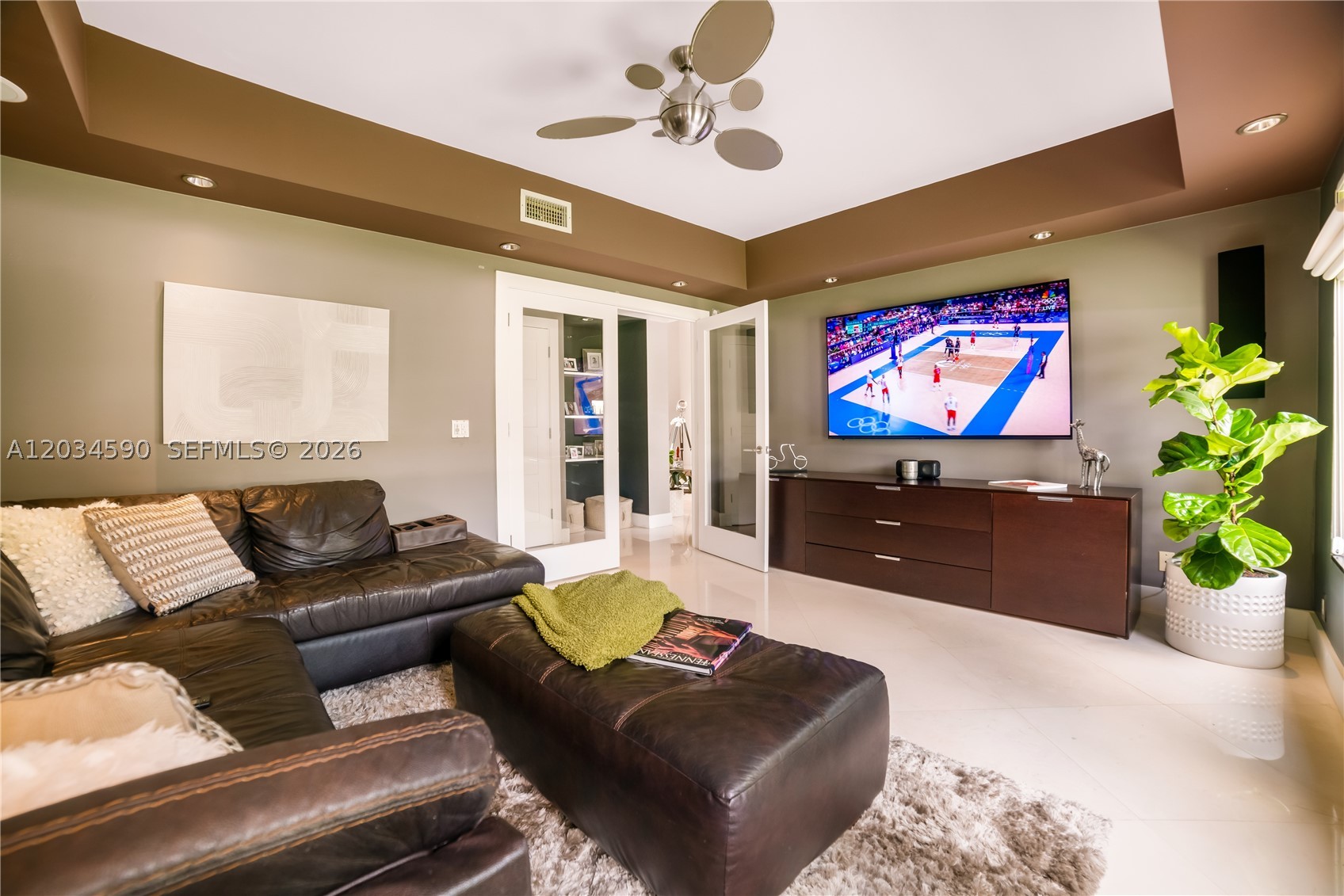 MYSTIQUE - Residential Lease