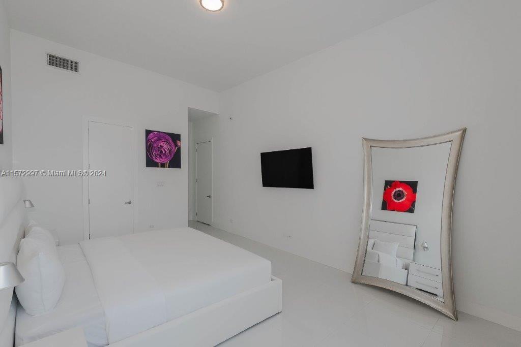 RONEY PALACE CONDO - Residential Lease