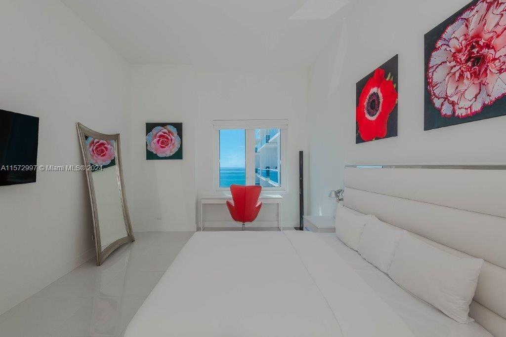 RONEY PALACE CONDO - Residential Lease