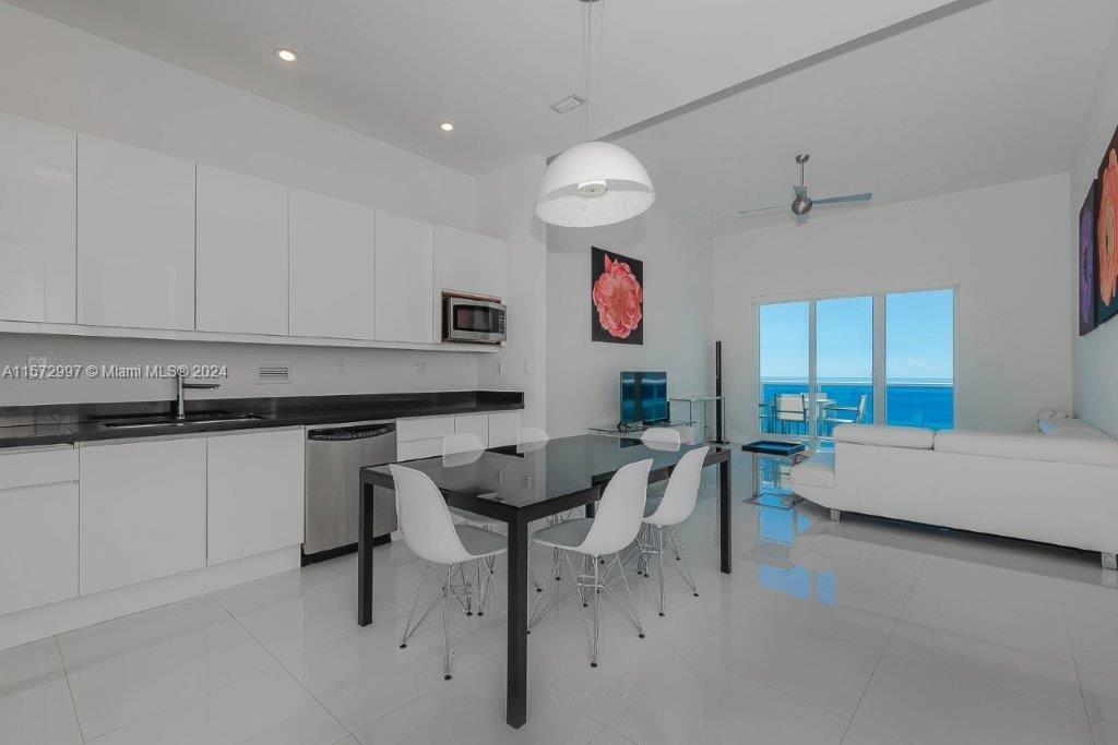 RONEY PALACE CONDO - Residential Lease