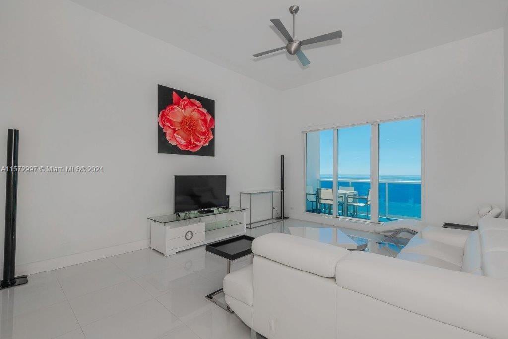 Rare 1 bedroom 1 bathroom on the 16th floor with 14ft high ceiling , Direct Ocean view balcony boasting commanding views of the ocean and 1 Hotel pool area. Professionally furnshed and appliances in a warm, clean and modern design. Premium cable, WiFi, water and valet with 1 parking spot included. Washer/dryer in the unit. Roney Palace residents enjoy the best of South Beach with access to 3 oceanfront swimming pools, a hot tub and beach service. Onsite restaurants include Habitat, STK South Beach, Plnthouse organic café, Watr at the Rooftop and more! Home to SoulCycle, Anatomy Gym, high-end spa, salon and retail fashion boutiques. Valet parking, full-time security, laundry on every floor, onsite management office.