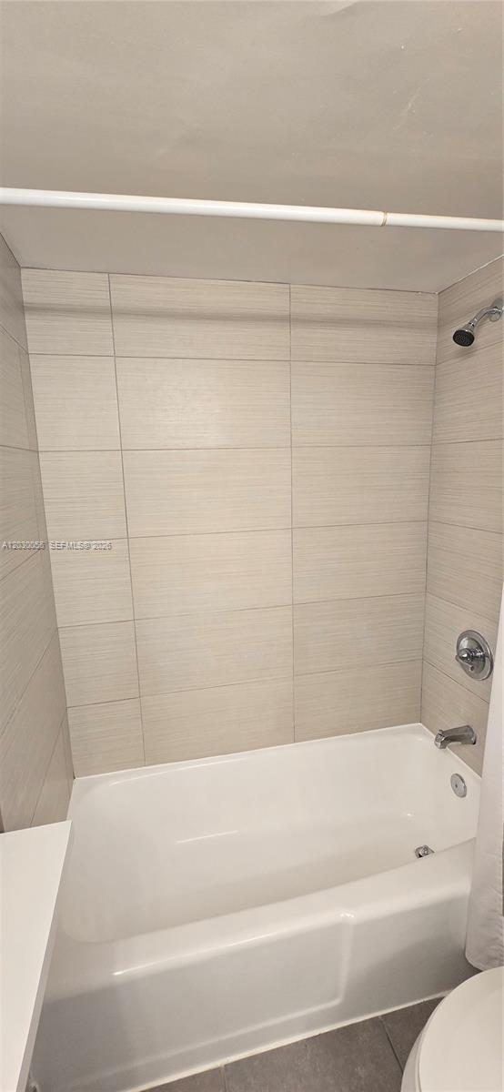 ROLLING GREEN CONDO G - Residential Lease