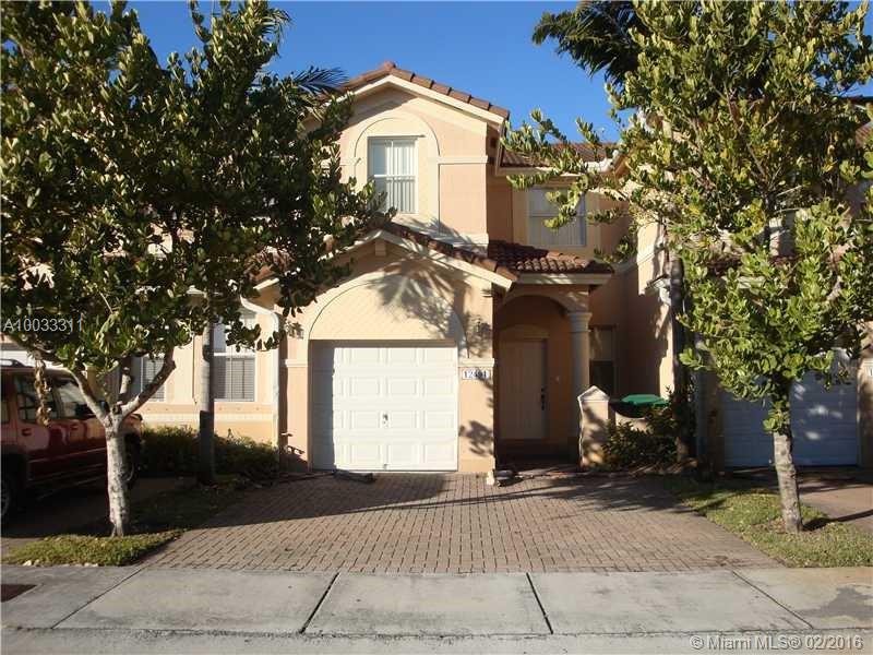 this is one of the most sought after units in Kendall Breeze, "The Cordoba". This unit was completely remolded. You will love this. Walking distance to the pool and play ground. Great schools Devon- Aire K-8 and Killian high school. Minutes to all major roads and walking distance to shopping and restaurants. call very easy to show