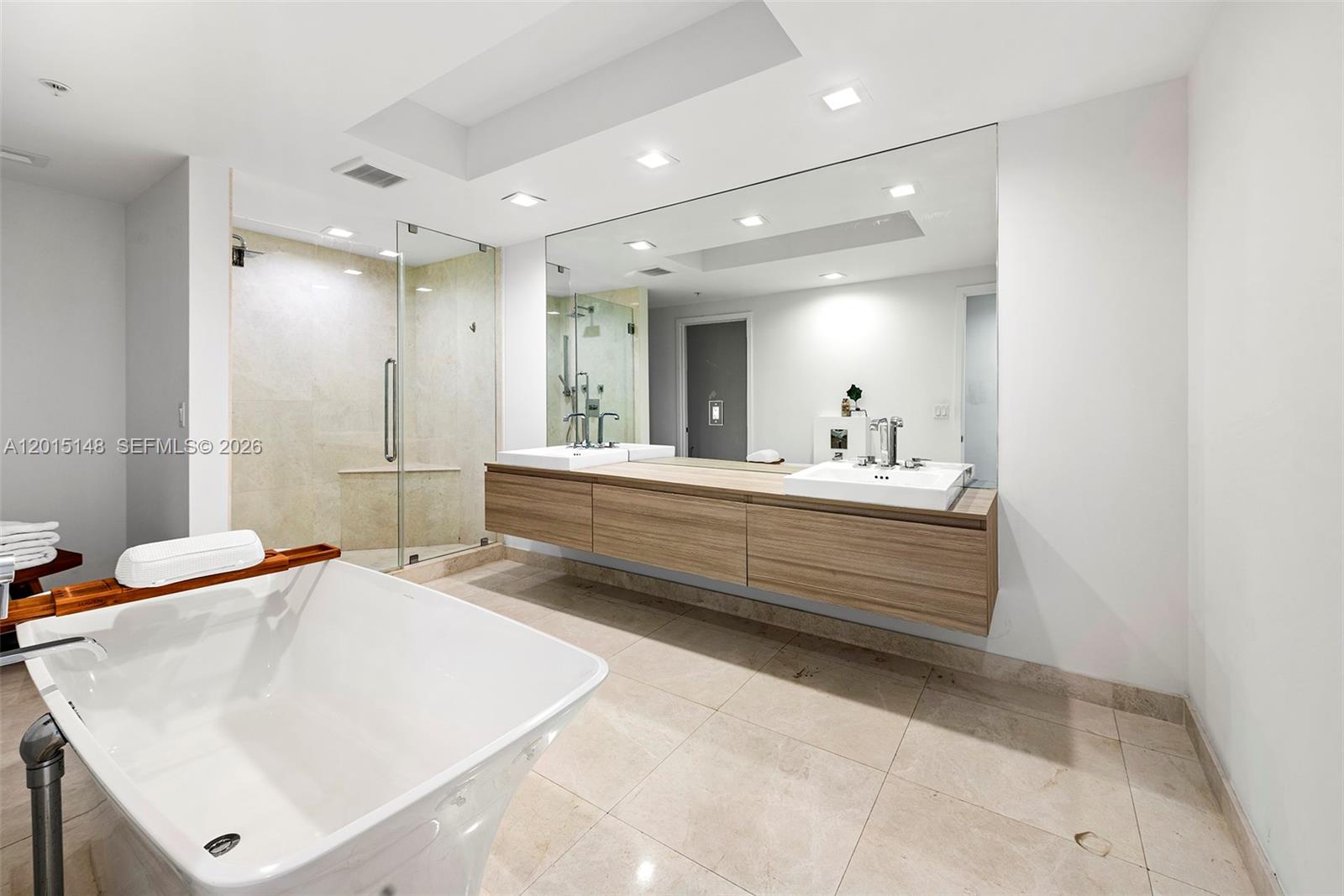 MARINA PALMS RESIDENCES S - Residential