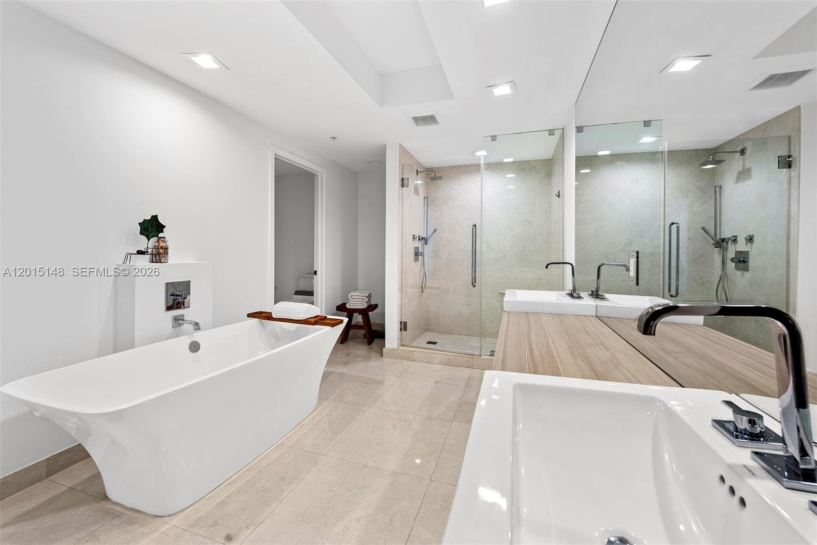 MARINA PALMS RESIDENCES S - Residential